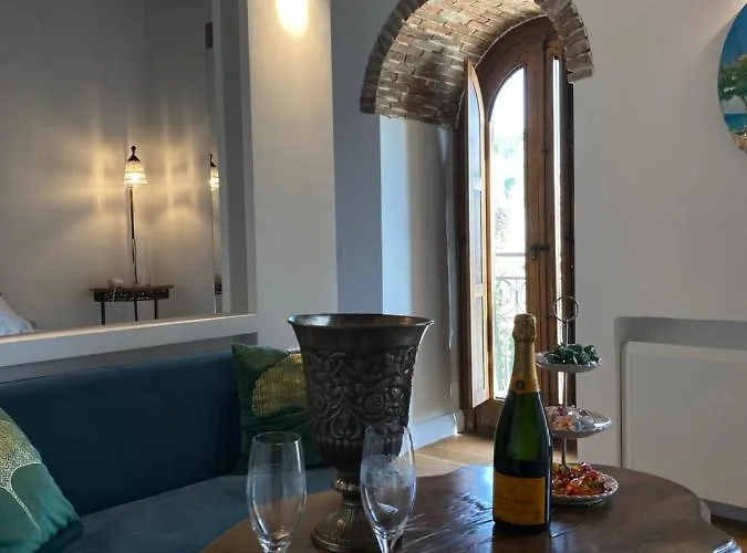 Castello Ducale Colonna Hotel *