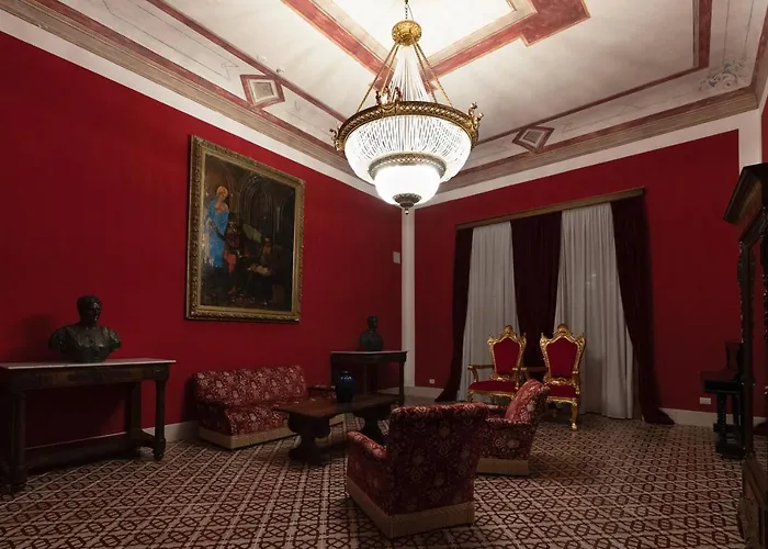 Castello Ducale Colonna Hotel *
